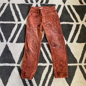 PILCRO Brick Red Embroidered Velvet Pants : Anthropologie : Size 26